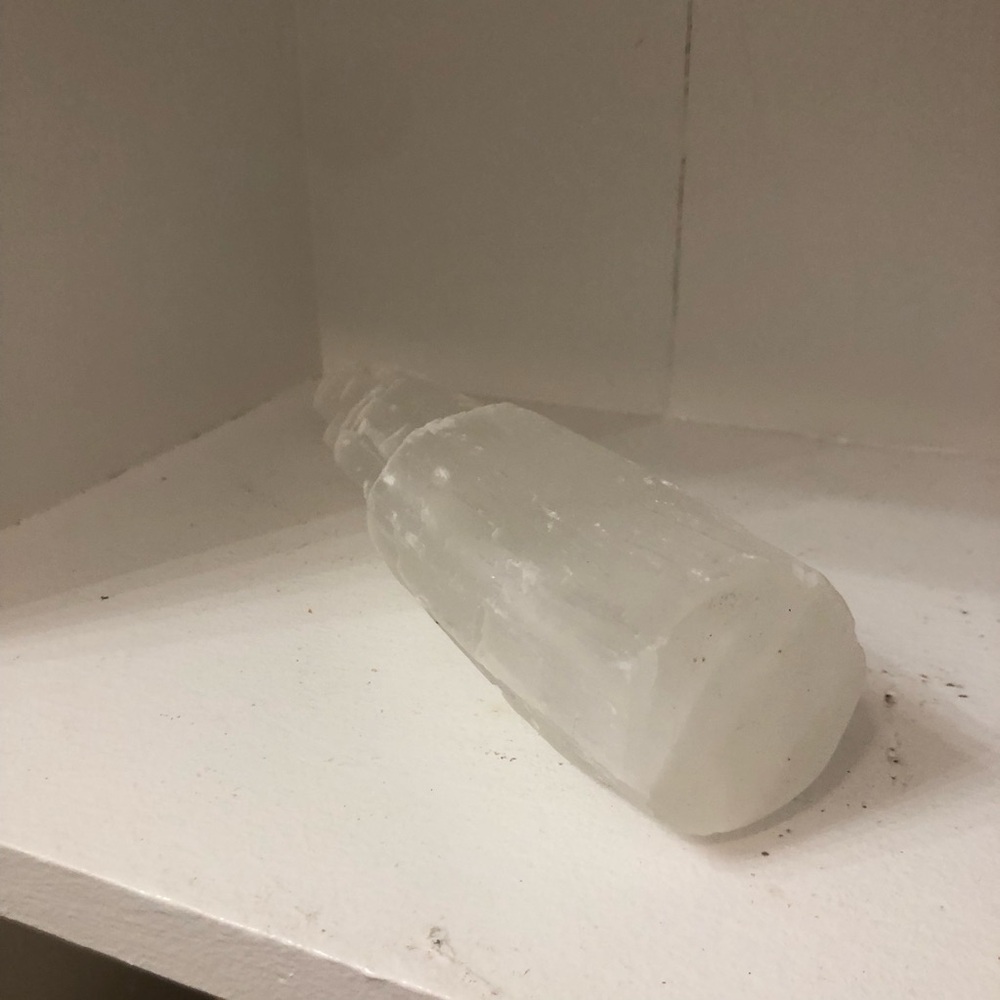 White Selenite Crystal Tower - Picture 4 of 4